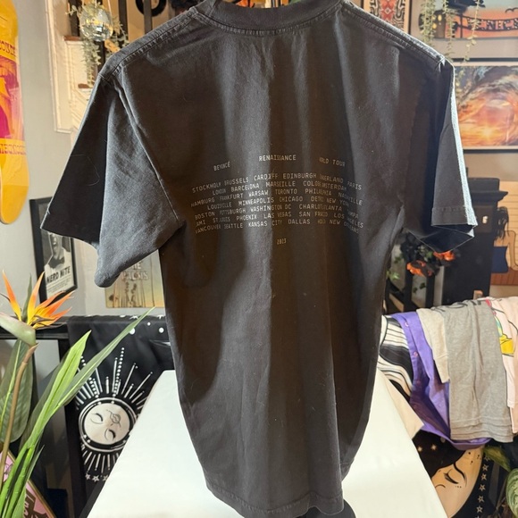 Official Beyoncé Renaissance Tour Black Short Sleeve Tee with Graphic Design - Picture 3 of 9